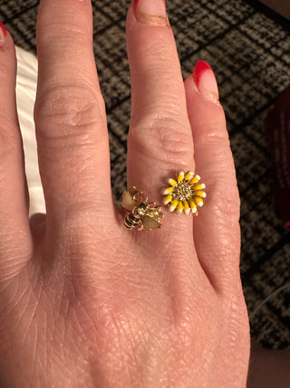 Flower & Bee Ring One Size