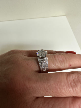 Fancy Fashion Wide Band Solitare Ring