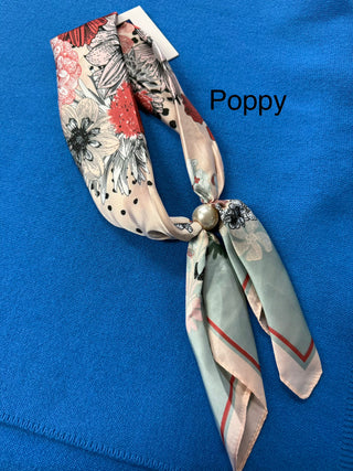 Scarf Necklace With Magnetic Pearl Closure