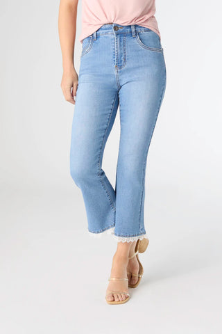 Everstretch Flare Capri Lace Trim