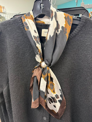 Scarf Necklace With Magnetic Pearl Closure