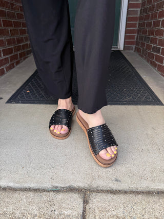 Black Crepe Relaxed Pant