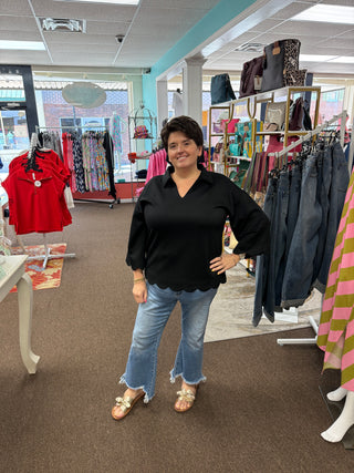 Scallop Edge Black Top