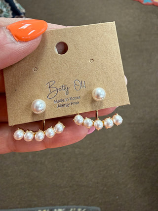 Pearl Poise Earrings