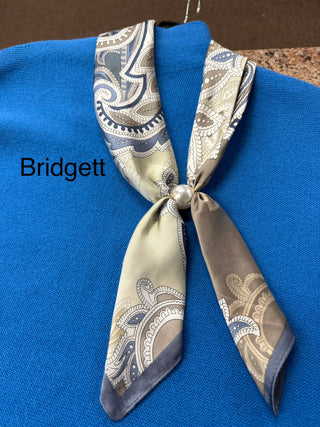 Scarf Necklace With Magnetic Pearl Closure