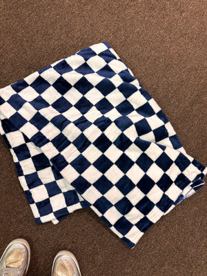 Cozy Checkered Throw Blanket