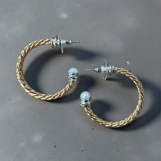 Gold Twist Hoop W/ Pearl