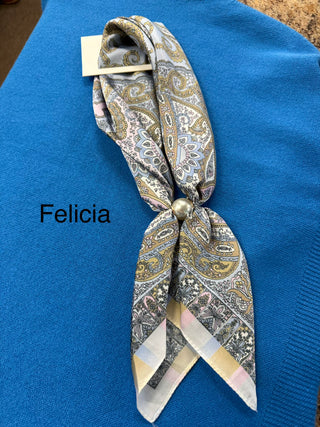 Scarf Necklace With Magnetic Pearl Closure