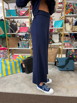 Navy Lightweight Heavenly-luxe Crop Bottom