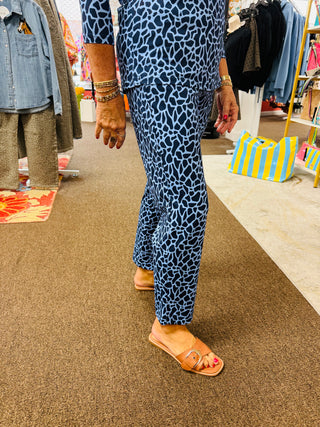 Wild Impressions Pull On Capri
