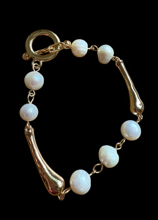 Pearl & Gold Toggle Bracelet