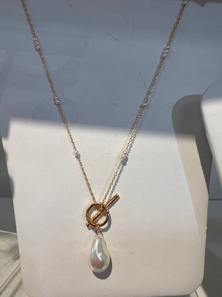 Pearl Toggle Necklace
