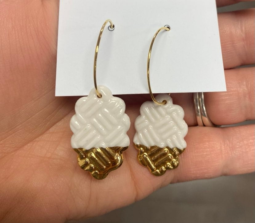 Porcelain Luster Textured Scallop Earrings