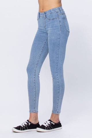 Judy Blue Mid-Rise Pull-On Skinny Jegging